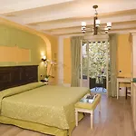 מלון Park Belvedere 3*